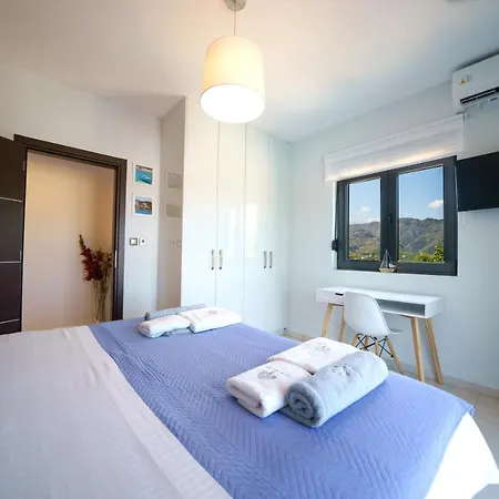 Mythic Olive One Floor Villa-amazing View-heated Poll Villa
